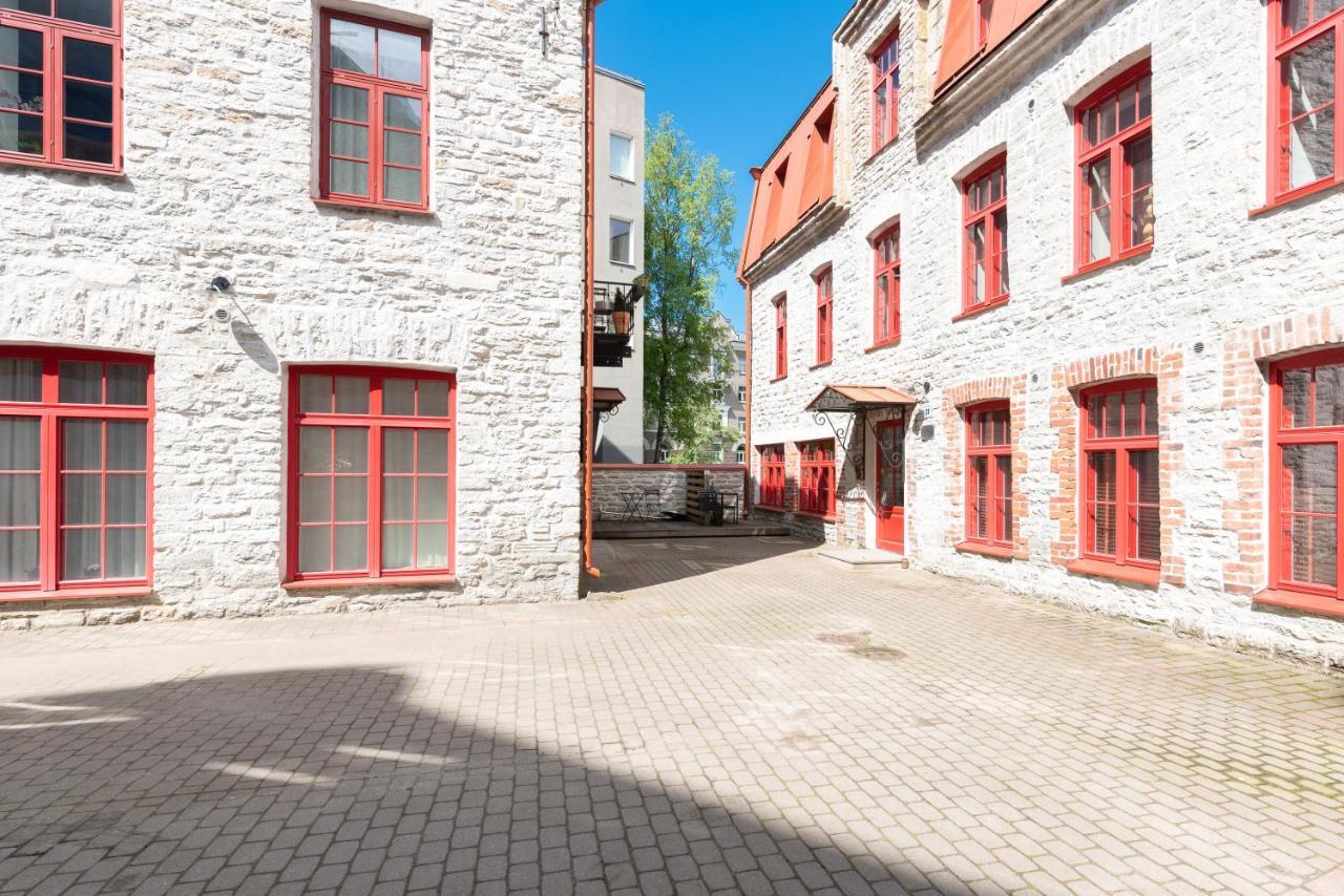 Stylish Apartment With Parking In Telliskivi Tallinn Luaran gambar